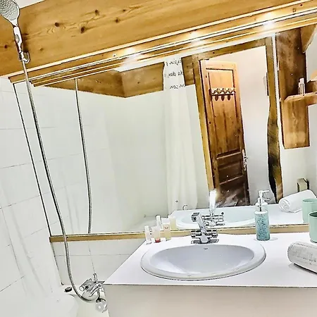 Val D'illaz - Agreable 2 Pieces Pour 6 Personnes Situe A Val D'isere, Proche Du Centre De La Station Mae-5101 شقة